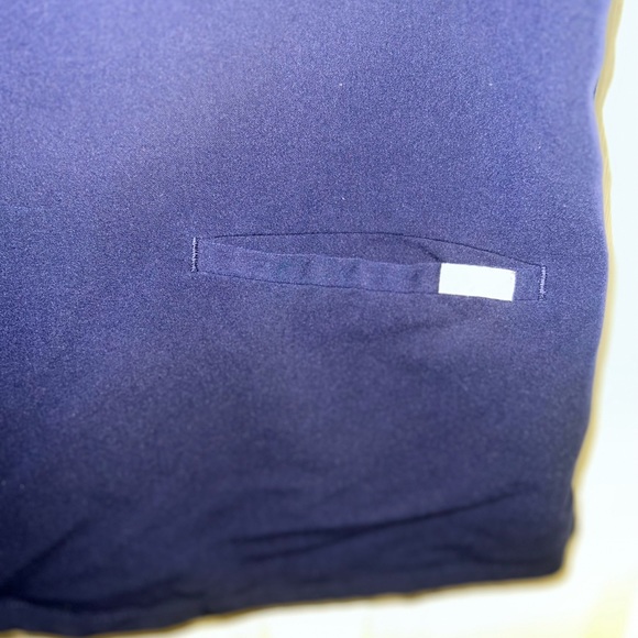 Figs- Casma™ Three-Pocket Scrub Top - Picture 9 of 11